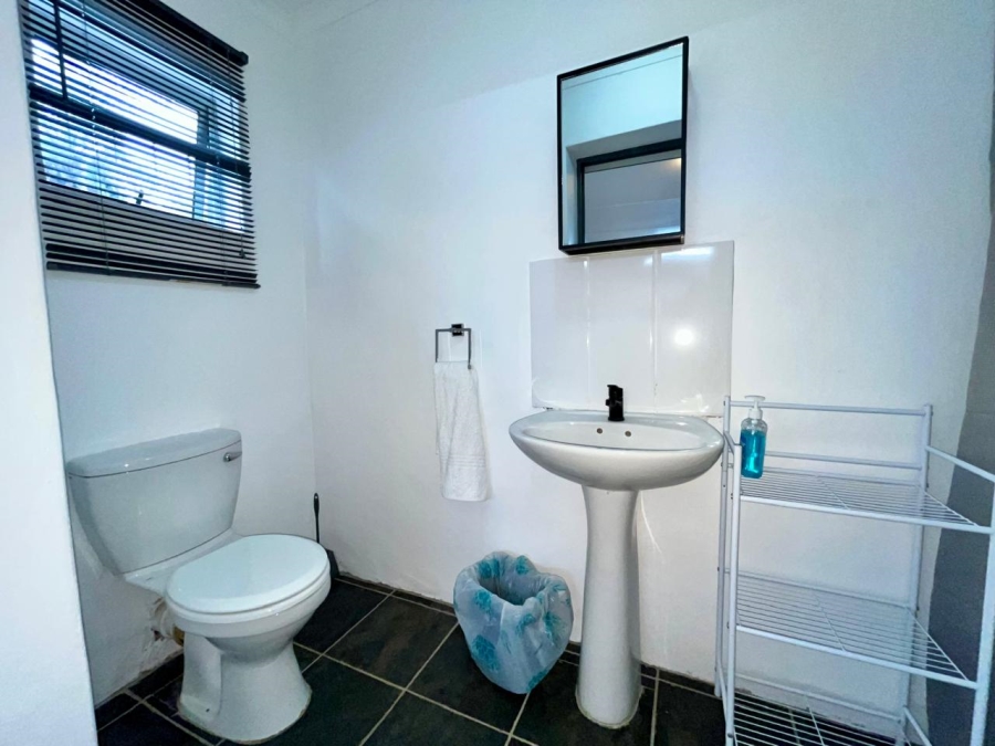 To Let 2 Bedroom Property for Rent in Beacon Bay Eastern Cape